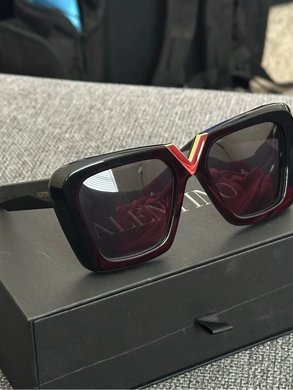 VALENTINO V-GOLDII Oversized Butterfly Sunglasses NIB Authentic Black/Smoke Grey - Picture 10 of 11